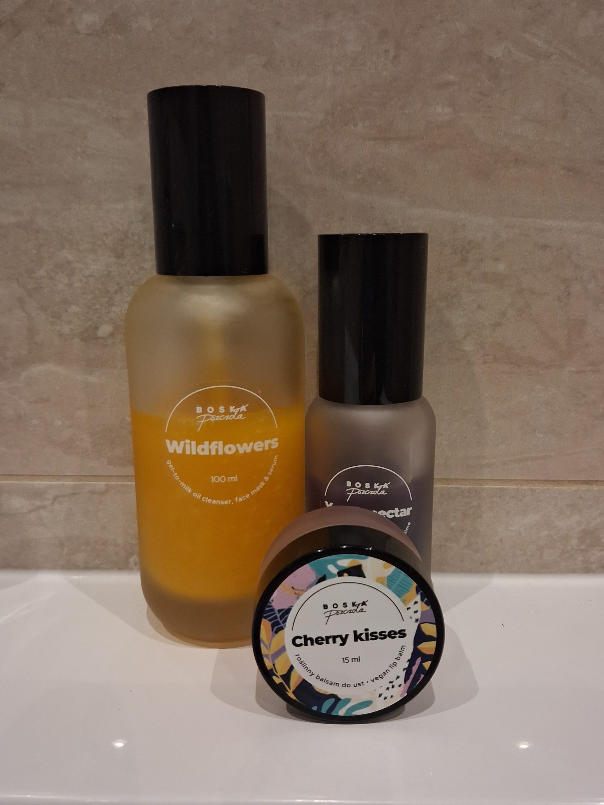 Cherry Kisses - vegan lip balm with clover flowers - 15 ml photo review